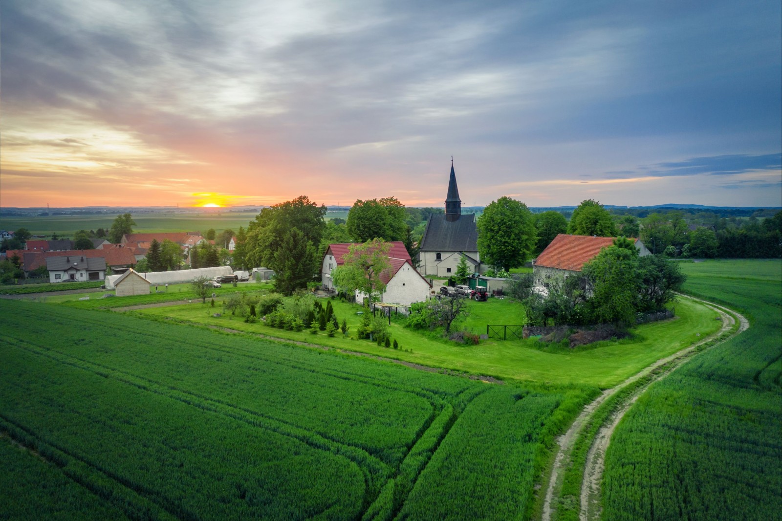 Wieczór na polskiej wsi, Dolny Śląsk, Polska