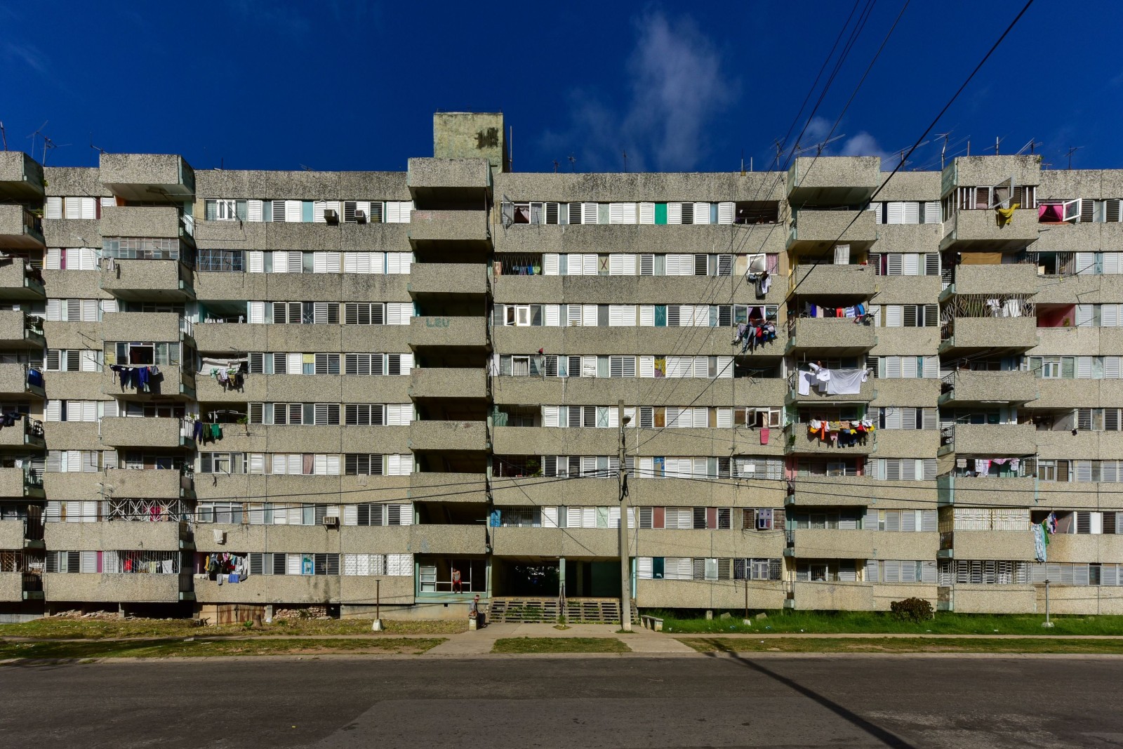 Budynek w dzielnicy Alamar we wschodniej części Hawany na Kubie. Dzielnica ta to głównie budownictwo prefabrykowane w stylu sowieckim.